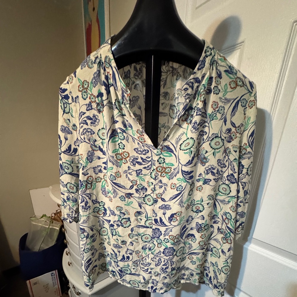 Pale Sky 3/4 sleeve blouse
